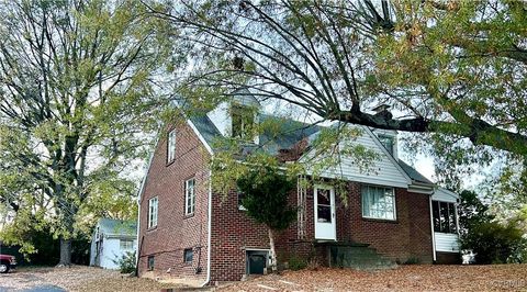 A home in Colonial Heights