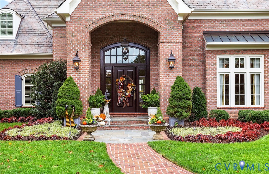 2725 Stonegate Court