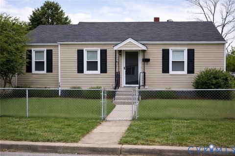 Photo of 129 Seaboard Street, Petersburg, VA 23803 (MLS # 2602538)