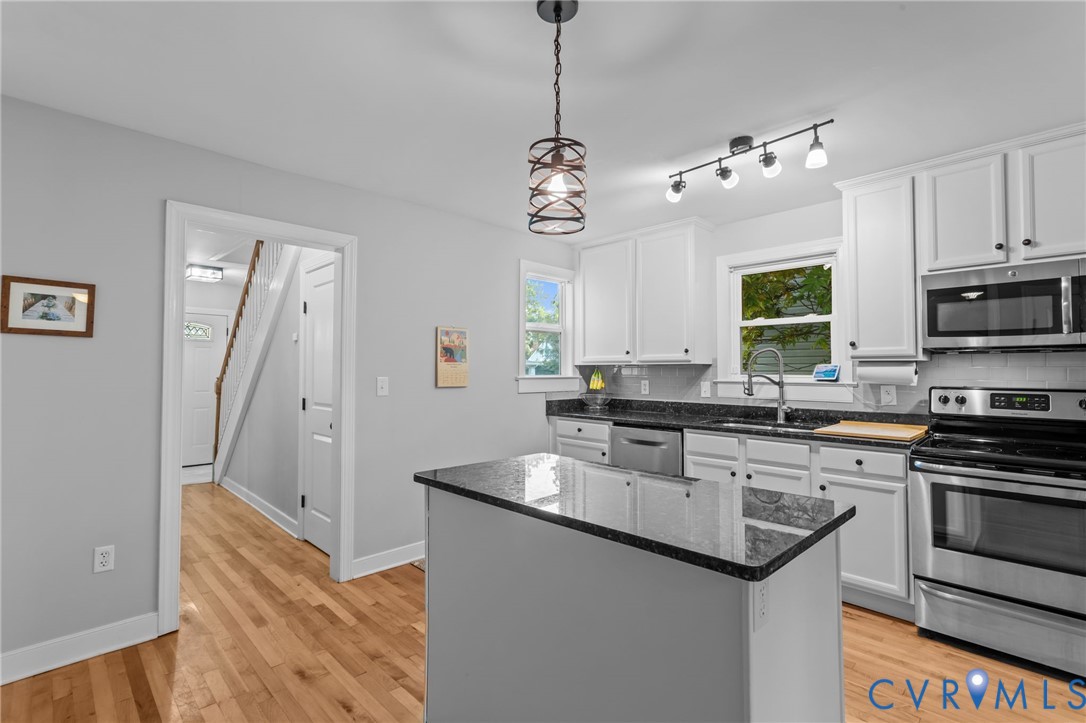 Richmond, Virginia 23231, United States, 3 Bedrooms Bedrooms, ,3 BathroomsBathrooms,Residential,Active,242421