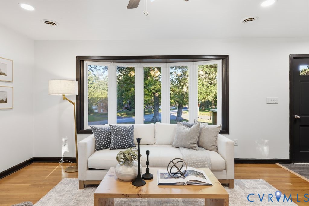 4401 Greenbriar Drive