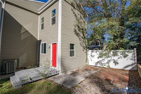 Tiny photo for 205 N Jefferson Street, Petersburg, VA 23803 (MLS # 2628413)