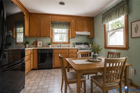 Tiny photo for 2905 Maple Street, Hopewell, VA 23860 (MLS # 2616822)