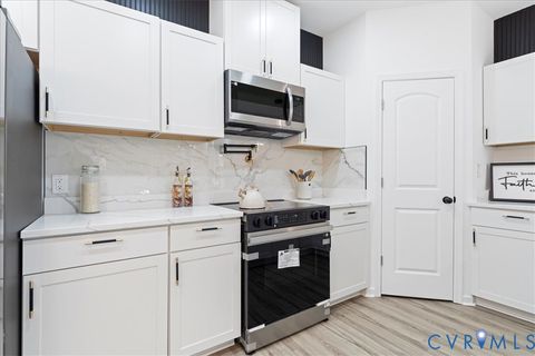 Tiny photo for 731 Harding Street, Petersburg, VA 23803 (MLS # 2532681)