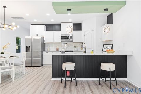 Tiny photo for 731 Harding Street, Petersburg, VA 23803 (MLS # 2532681)