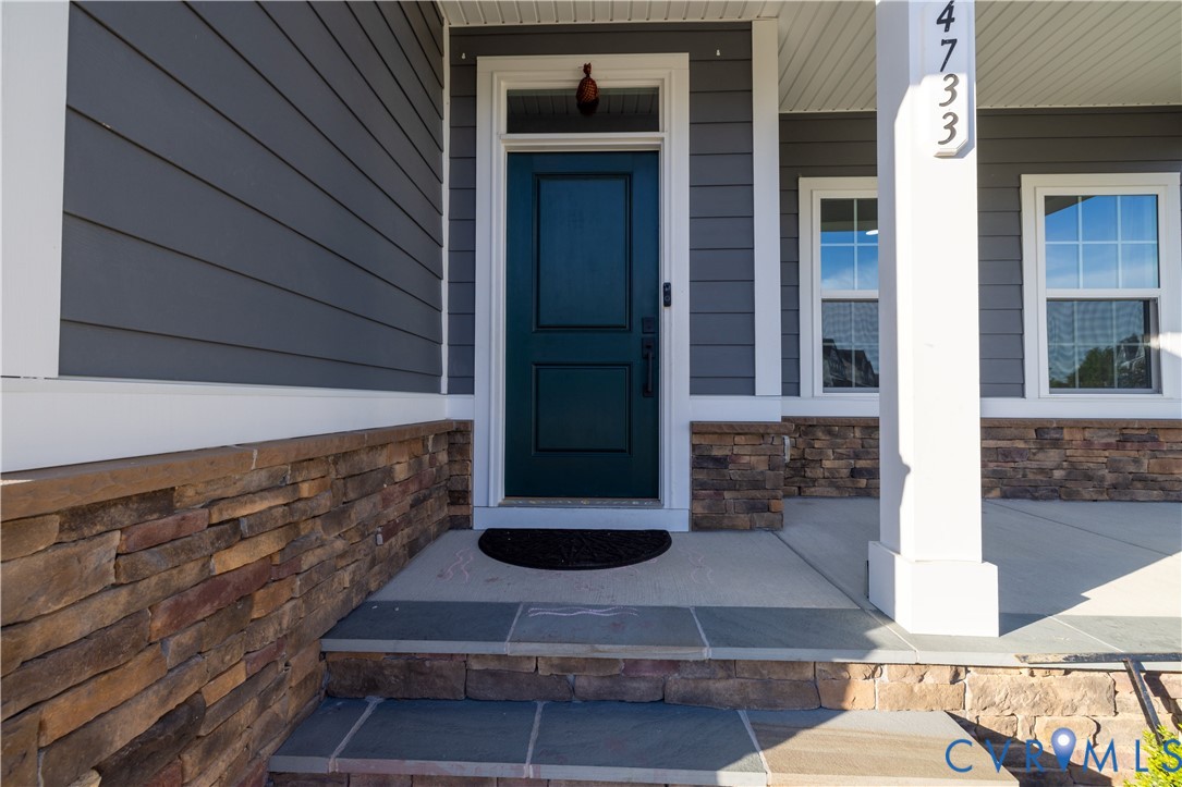4733 Fry Landing Drive