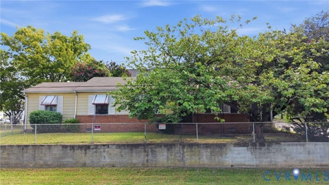 Tiny photo for 1900 Wood Street, Richmond, VA 23223 (MLS # 2623344)