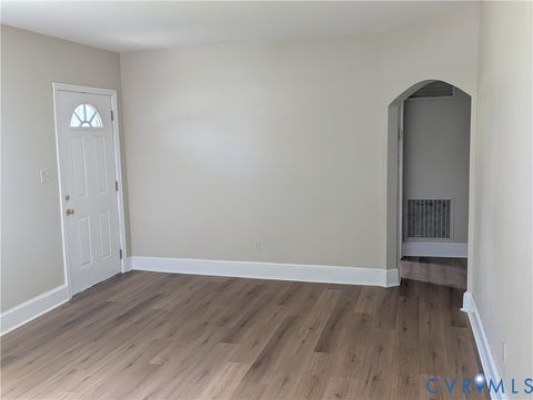 Tiny photo for 726 Jefferson Place, Petersburg, VA 23803 (MLS # 2618011)