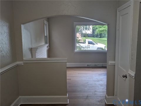 Tiny photo for 726 Jefferson Place, Petersburg, VA 23803 (MLS # 2618011)