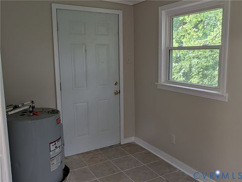 Tiny photo for 726 Jefferson Place, Petersburg, VA 23803 (MLS # 2618011)