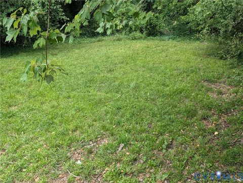 Tiny photo for 726 Jefferson Place, Petersburg, VA 23803 (MLS # 2618011)