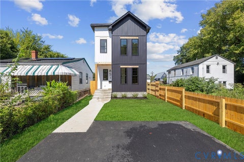 Photo of 851 E Bank Street, Petersburg, VA 23803 (MLS # 2625564)