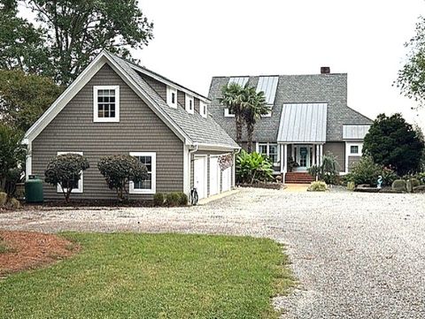 Photo of 7589 Spencer Road, Gloucester Point, VA 23062 (MLS # 2527553)