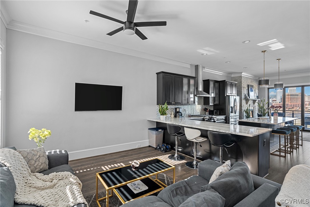 444 W 6th Street