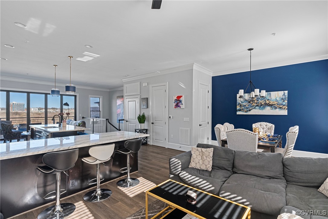 444 W 6th Street