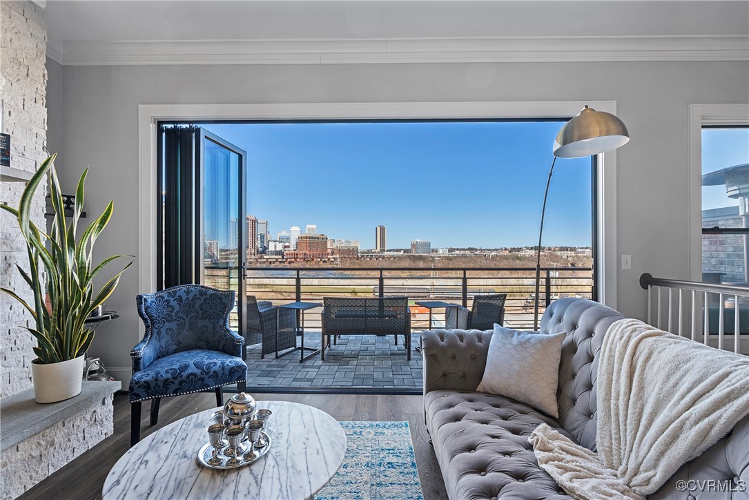 444 W 6th Street