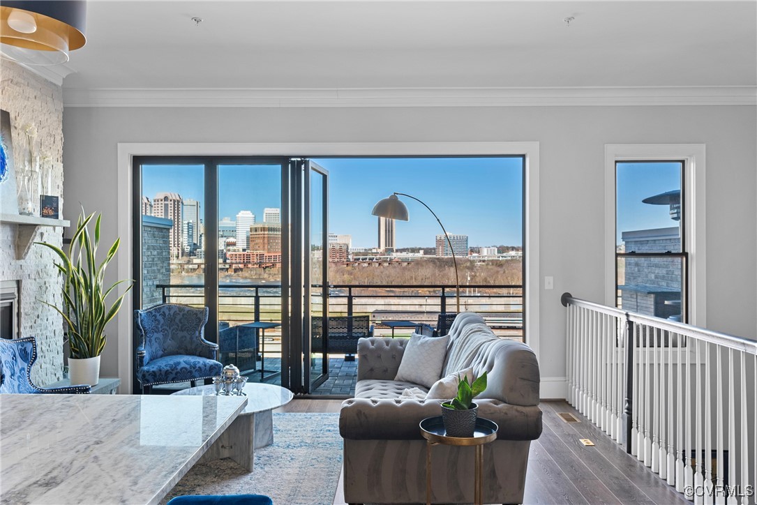 444 W 6th Street