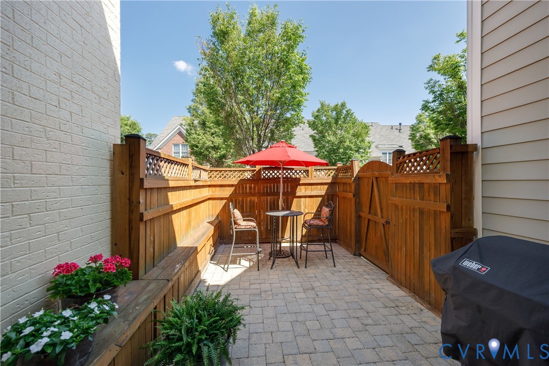 708 Southwark Lane