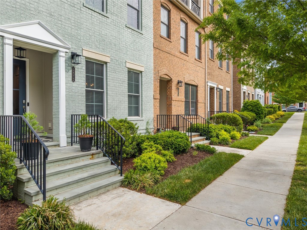 12312 Dewhurst Avenue