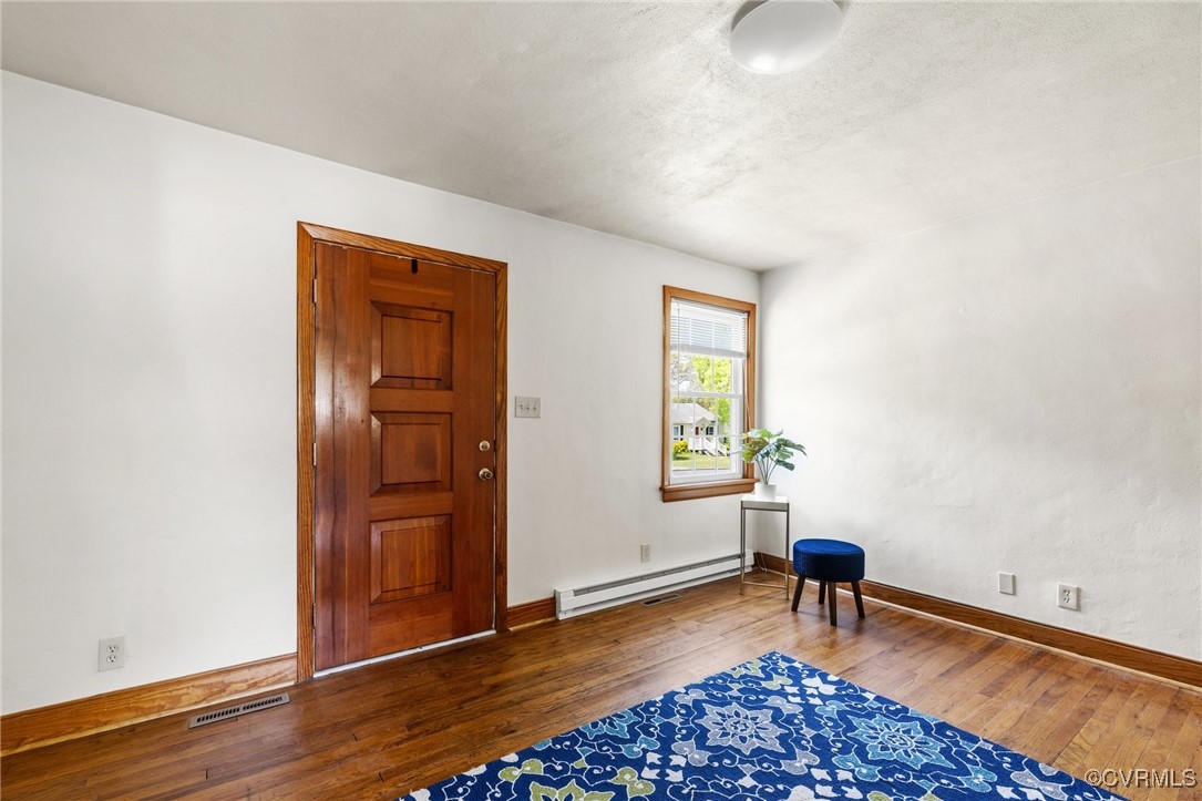 Richmond, Virginia 23224, United States, 3 Bedrooms Bedrooms, ,1 BathroomBathrooms,Residential,Pending,112389