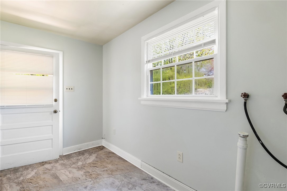 Richmond, Virginia 23224, United States, 3 Bedrooms Bedrooms, ,1 BathroomBathrooms,Residential,Pending,112389