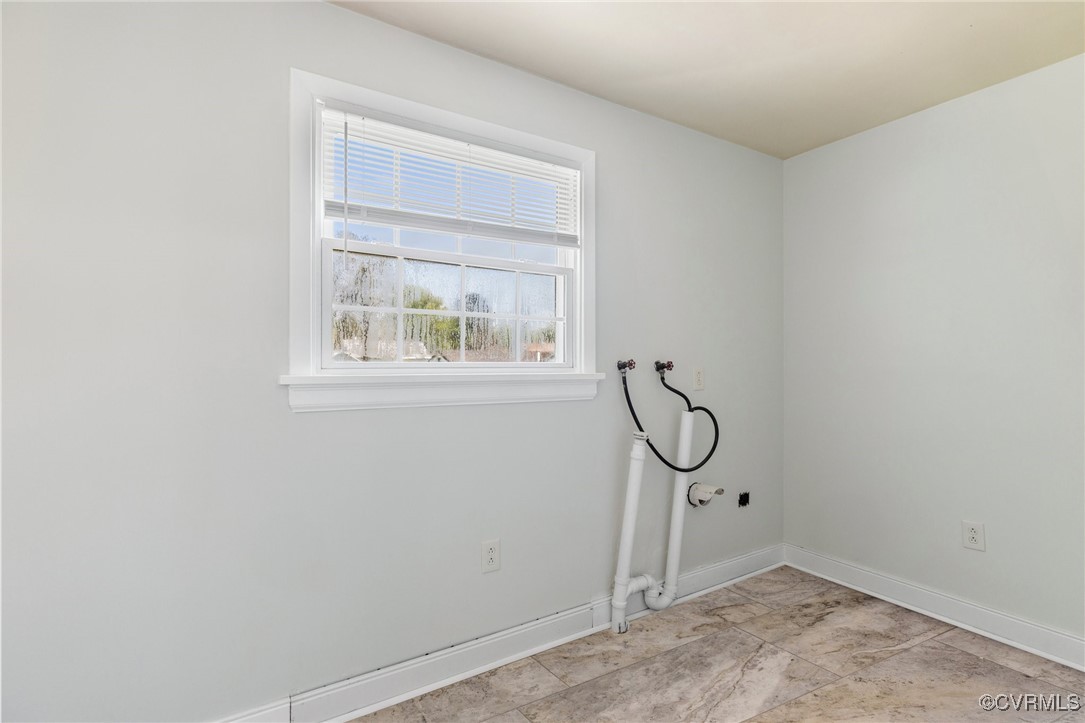 Richmond, Virginia 23224, United States, 3 Bedrooms Bedrooms, ,1 BathroomBathrooms,Residential,Pending,112389