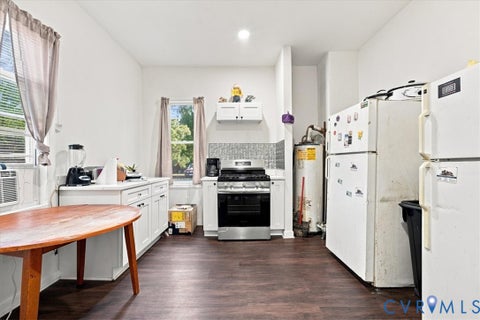 Tiny photo for 43 Summit Street, Petersburg, VA 23803 (MLS # 2623621)