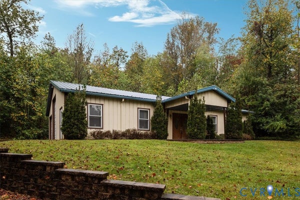 563 PARK VIEW DR, LURAY, VA 22835 - Image 0fb4c0f92f01ab7818775c879ed4bf16/2527159502