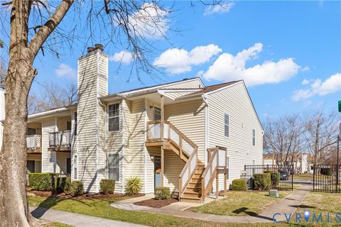 Photo of 4106 Thalia Station Circle #202, Virginia Beach, VA 23452 (MLS # 2612094)