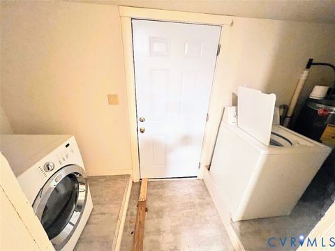 Tiny photo for 716 Bollingbrook Street, Petersburg, VA 23805 (MLS # 2611799)