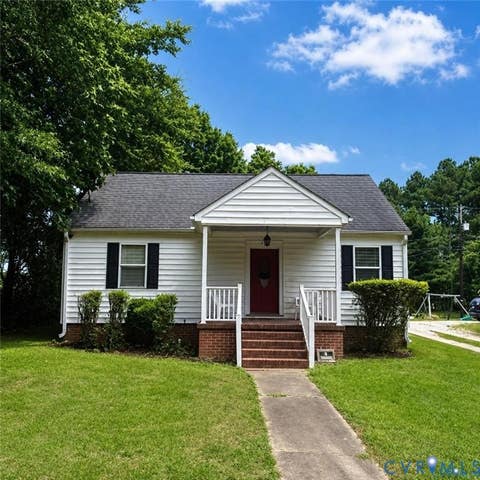 Photo of 213 Mecklenburg Avenue, Kenbridge, VA 23944 (MLS # 2621514)