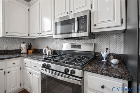 Tiny photo for 18030 River Road, Chesterfield, VA 23838 (MLS # 2527983)