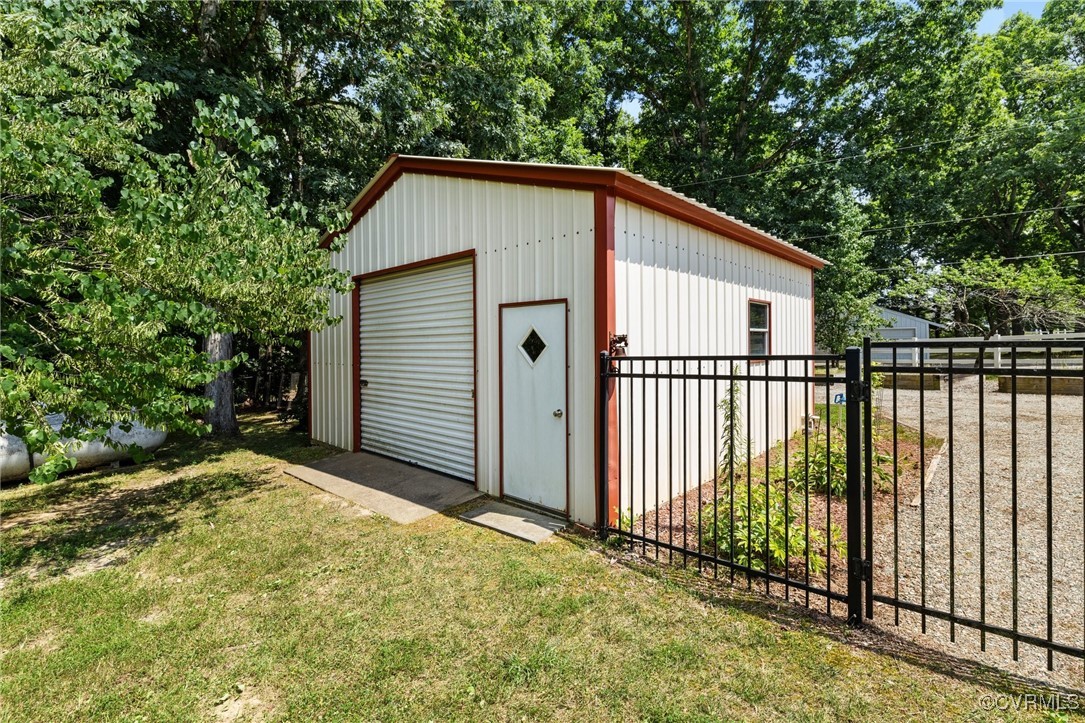 Powhatan, Virginia 23139, United States, 3 Bedrooms Bedrooms, ,3 BathroomsBathrooms,Residential,Pending,161012