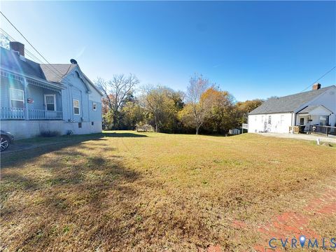 Photo of 700 Berryman Avenue, Danville, VA 24541 (MLS # 2532045)