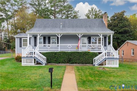 Photo of 112 Sherwood Drive, Colonial Heights, VA 23834 (MLS # 2530195)