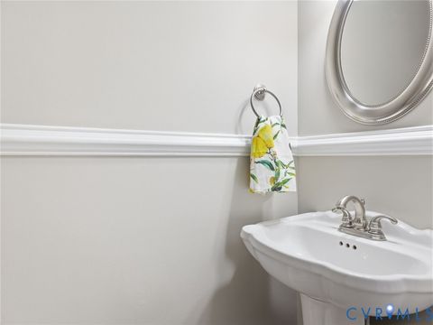 Tiny photo for 3223 Hanover Avenue, Richmond, VA 23221 (MLS # 2613169)