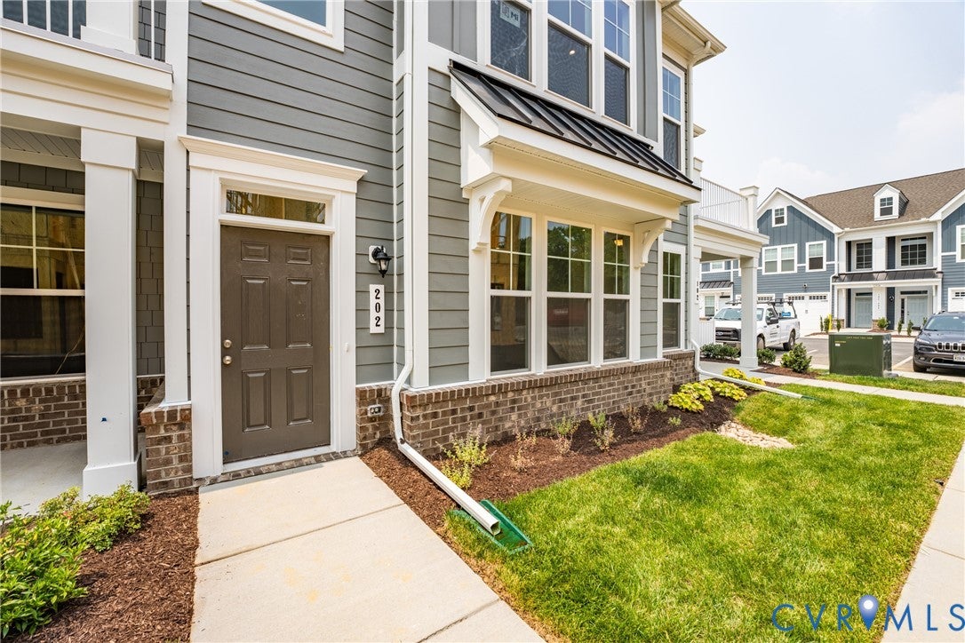 5313 Twisting Vine Lane 202