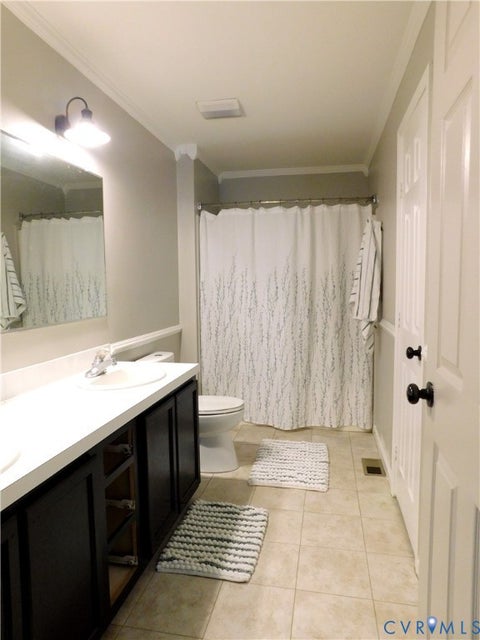 Tiny photo for 201 Deer Run RUN, Farmville, VA 23901 (MLS # 2626546)