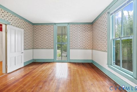 Tiny photo for 304 W Sycamore Street, Chase City, VA 23924 (MLS # 2605718)