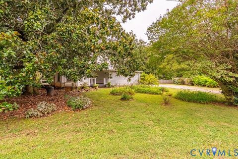 Tiny photo for 304 W Sycamore Street, Chase City, VA 23924 (MLS # 2605718)