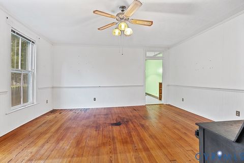 Tiny photo for 304 W Sycamore Street, Chase City, VA 23924 (MLS # 2605718)