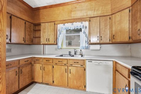 Tiny photo for 304 W Sycamore Street, Chase City, VA 23924 (MLS # 2605718)