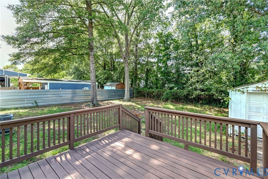 6100 Meadwood Circle