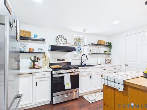 Tiny photo for 10015 Kings Highway Hwy, Drakes Branch, VA 23927 (MLS # 2611103)