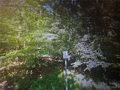 Photo of 1001 Country Club Drive, Martinsville, VA 24112 (MLS # 2519010)