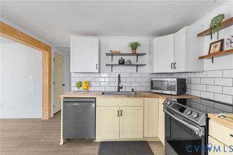 Tiny photo for 401 Hunt Avenue, Richmond, VA 23222 (MLS # 2522888)