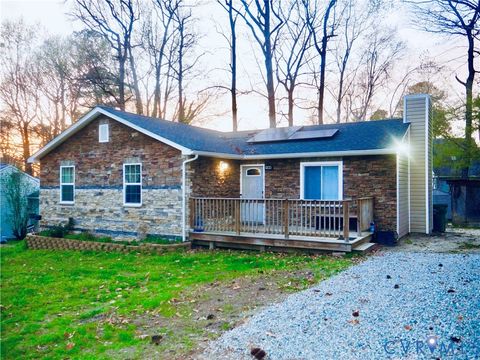 Photo of 104 Winterset Pass, Williamsburg, VA 23188 (MLS # 2608923)