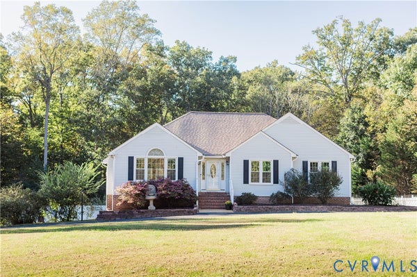 2561 GLENRIDGE CT, POWHATAN, VA 23139 - Image 134e82329ead97ec6ca5645f017ba092/1567695601