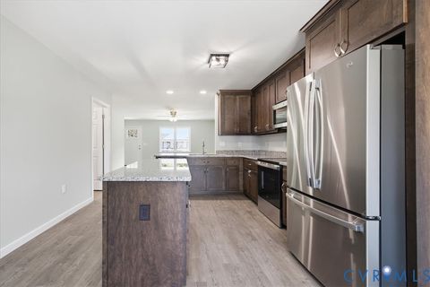 Tiny photo for 417 N 7th Avenue, Hopewell, VA 23860 (MLS # 2617427)