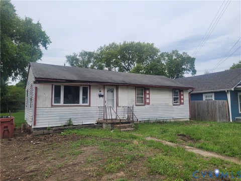 Photo of 146 Culpeper Avenue, Petersburg, VA 23803 (MLS # 2626996)
